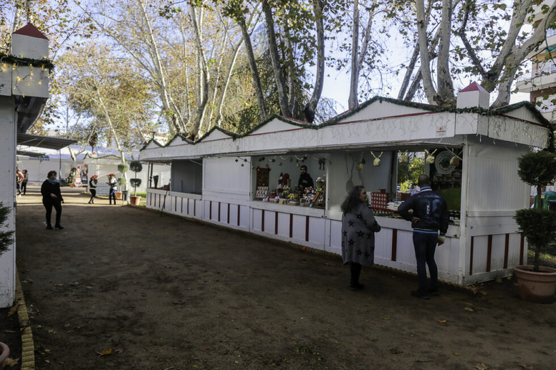 El Parque López de Ayala acoge desde hoy, hasta el 6 de enero, el Mercado Navideño con puestos de artesanía, atracciones y más de 45 actividades