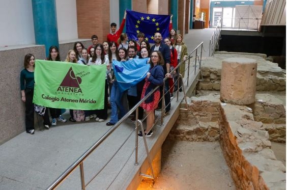 “El Principito” y los monumentos de Mérida hermanan al colegio Atenea y al colegio Saint-Jean de Le Madeleine en el programa europeo Erasmus+