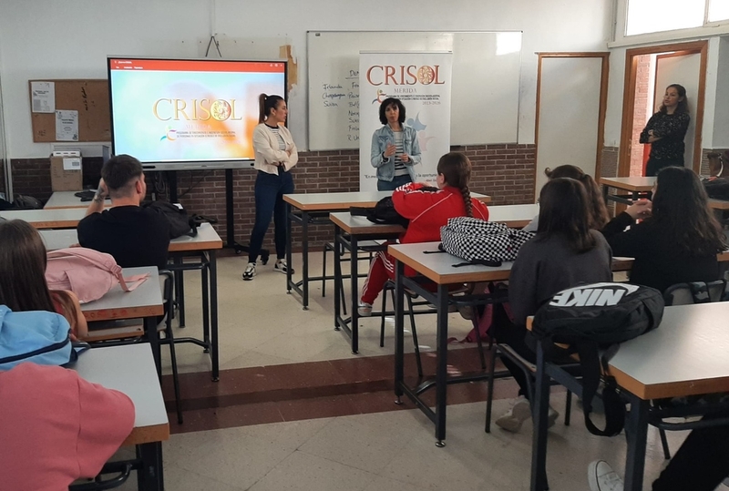 El programa CRISOL realiza una sesión informativa y un taller de orientación laboral con alumnos y alumnas de 4º E.S.O del I.E.S Extremadura