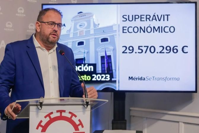 Rodríguez Osuna anuncia que el ayuntamiento consigue liquidar el presupuesto de 2023 con un superávit superior a los 29 millones de euros