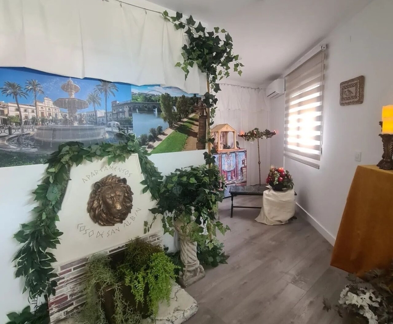 Convocados los concursos de decoración de estancias en alojamientos turísticos, escaparates y locales de ocio con motivo de Emerita Lvdica