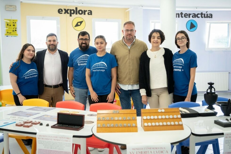 El alumnado del IES Sáenz de Buruaga elabora de manera artesanal la Moneda Oficial de la XV Emerita Lvdica