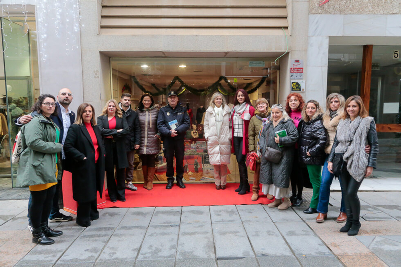 La Asociación de Comerciantes vuelve a sortear, por sexto año consecutivo, su macrocesta con regalos por importe de 3.500 euros