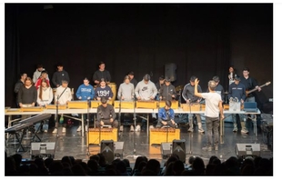 Más de 350 participantes de diversos colegios e institutos de Mérida han participado esta mañana en el ciclo de conciertos escolares “Musiqueando 2025