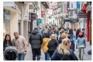 El Ayuntamiento refuerza su apoyo al comercio con la mejora y ampliación del hilo musical en las calles comerciales del centro histórico
