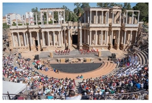 El Teatro Romano acoge la representación teatral “¿Dónde está Eneas? en la que participan más de 800 alumnos y alumnas de los centros educativos