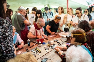 El programa Crisol organiza un taller de broches y fíbulas en Emerita Lvdica