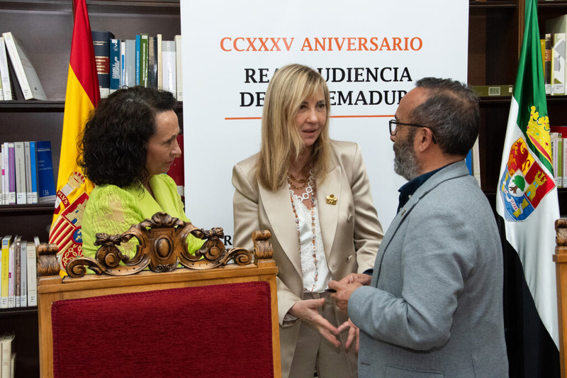 La Diputación de Cáceres y el CGPJ firman un convenio de colaboración que permitirá “mejorar la prestación del servicio público a la ciudadanía”