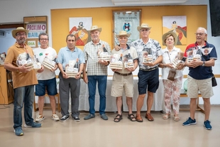 El alcalde destaca el desarrollo de iniciativas que fomenten la participación activa de los mayores en su visita al Hogar de Mayores `El Calvario´