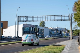 Comienza la instalación del nuevo radar en la Avenida Reina Sofía 