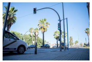 El Ayuntamiento ha culminado la reparación integral del semáforo de María Auxiliadora y avanza en la modernización de toda la red semafórica de la ciu
