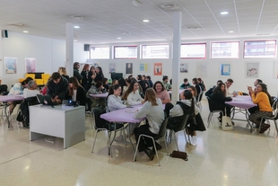 El ayuntamiento acompaña a los jóvenes de la Universidad de Extremadura que trabajan en el Economato de Mérida en un proyecto europeo 
